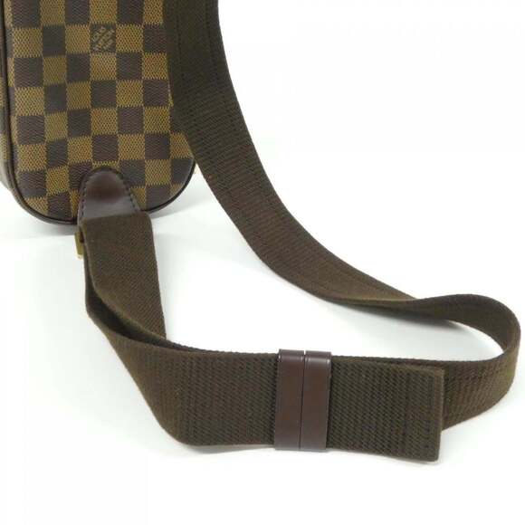 LOUIS VUITTON Brown Damier Pochette Shoulder Bag
